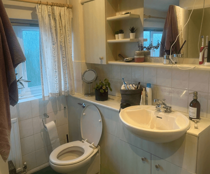 Reigate family bathroom before the renovation