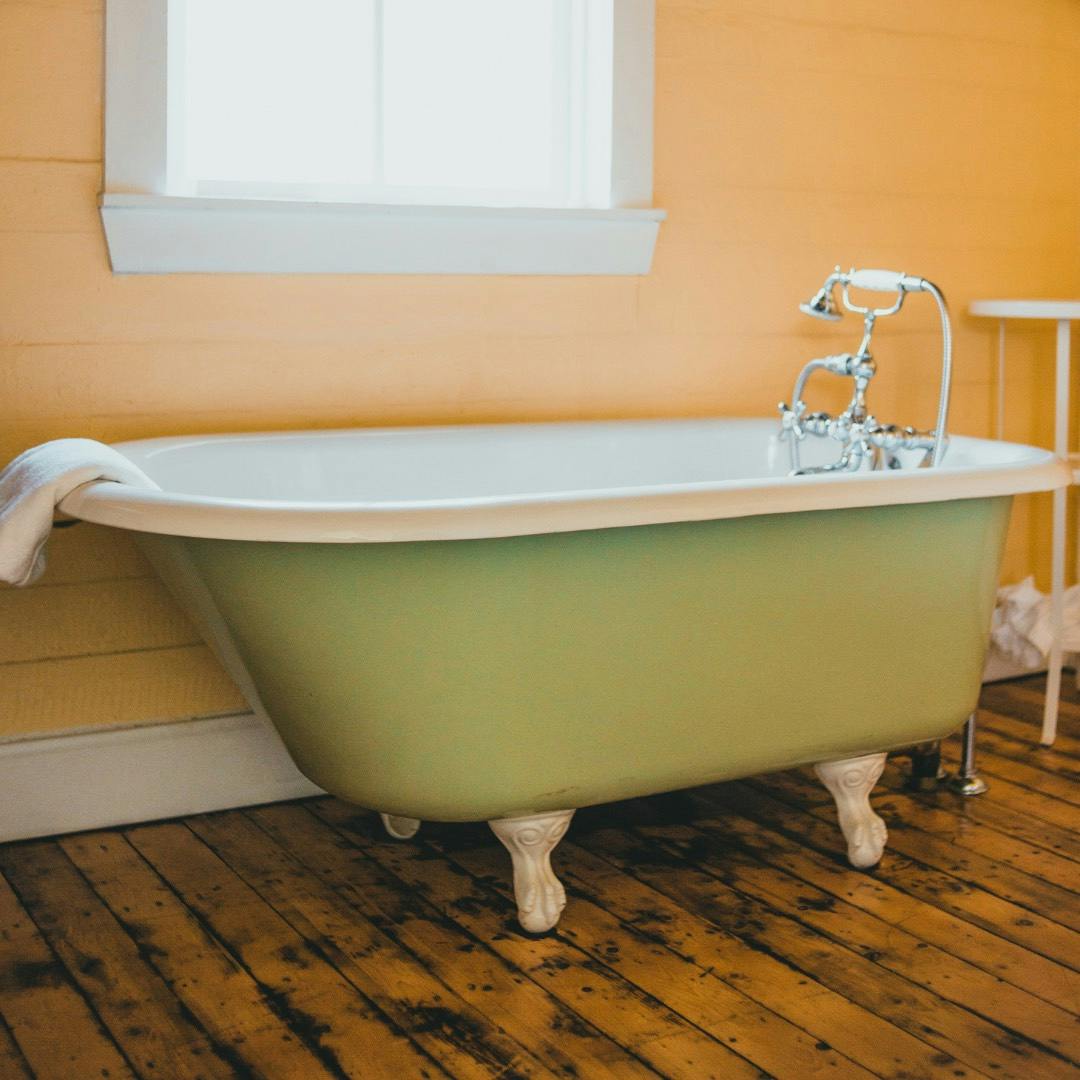 Traditional Freestanding Bath with feet